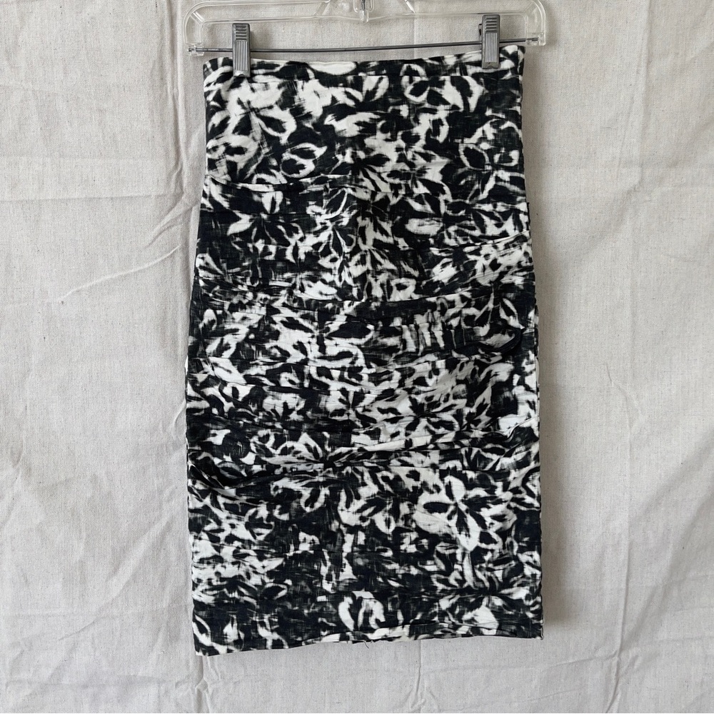 Artelier Nicole Miller Pencil Skirt
